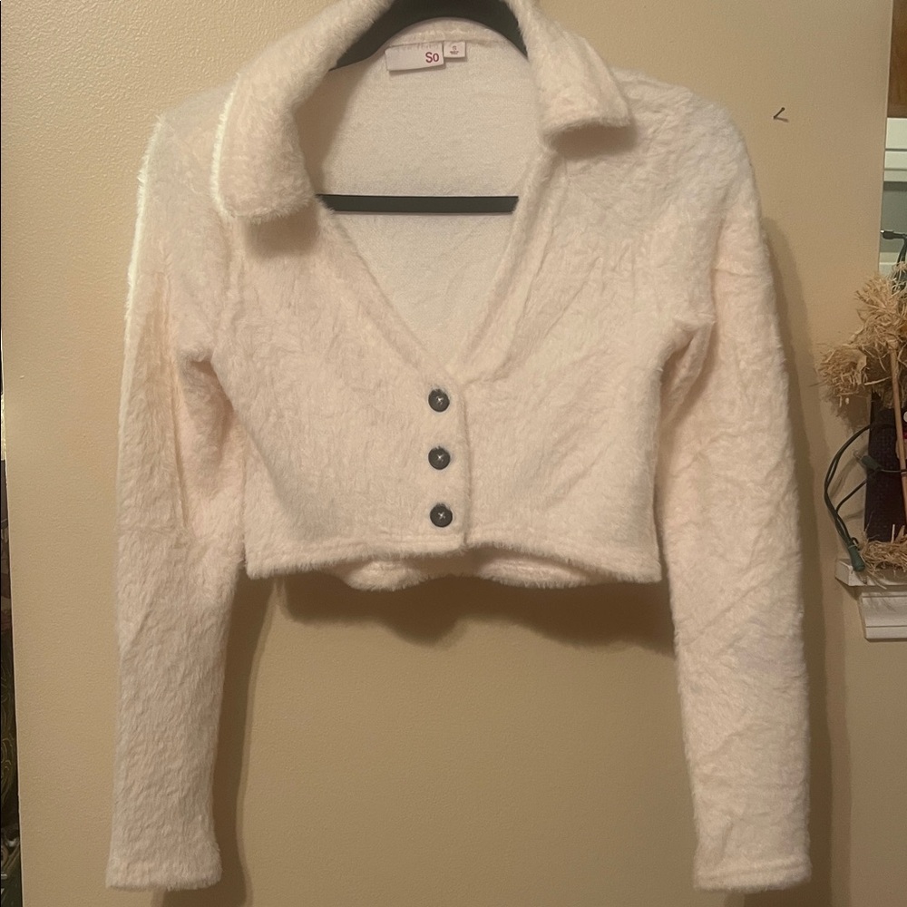 -SO brand From Kohls  Cream fuzzy cropped button down collared sweater.   Top S